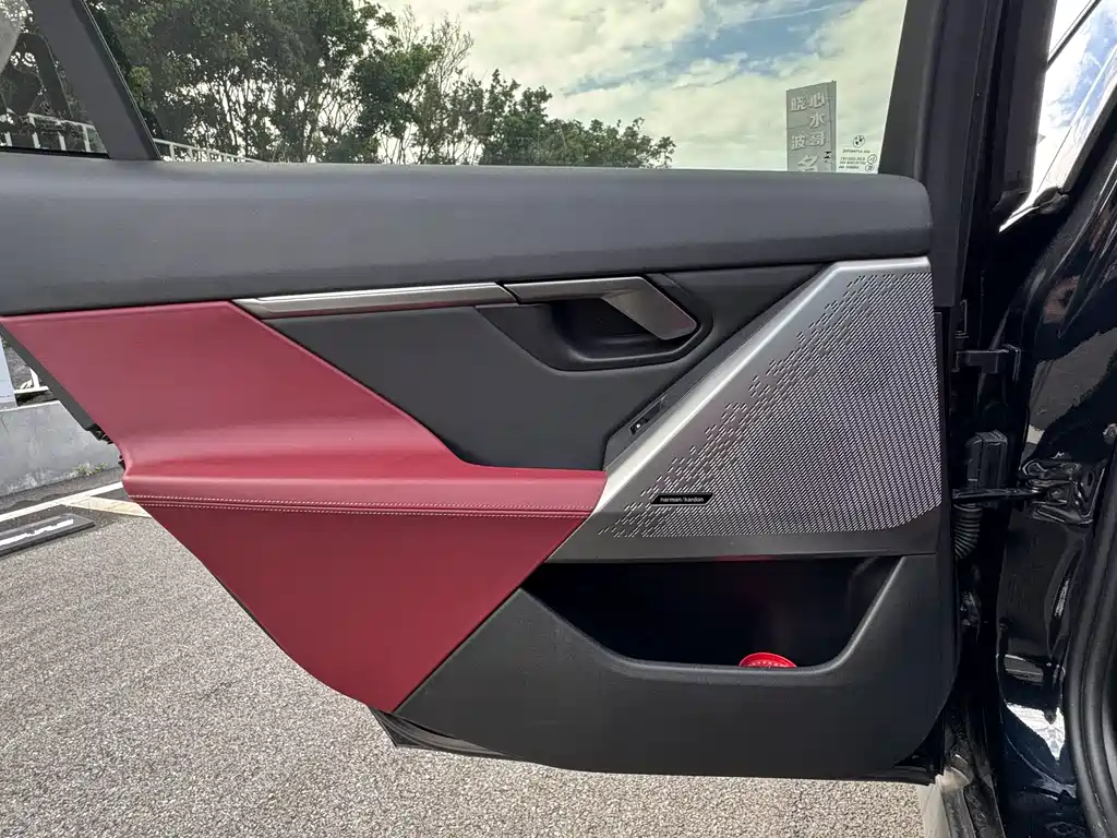 BMW i5 — миниатюра 9