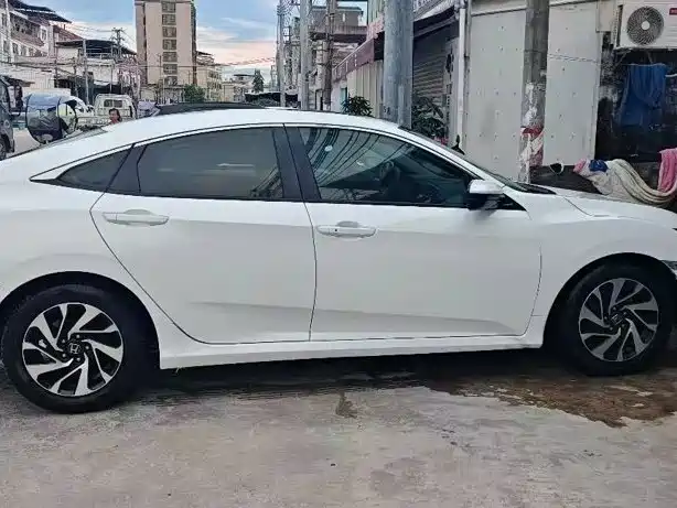Honda Civic — миниатюра 6