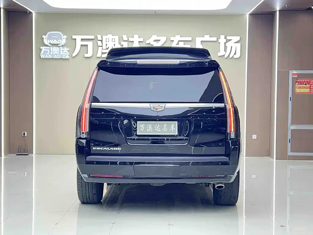 Cadillac Escalade — миниатюра 12