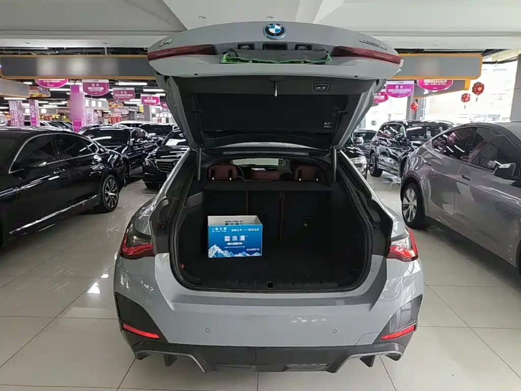 BMW i4 — миниатюра 19