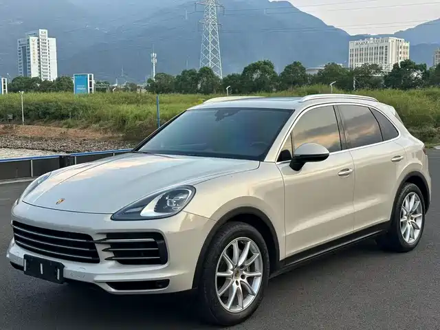 PORSCHE CAYENNE 2021