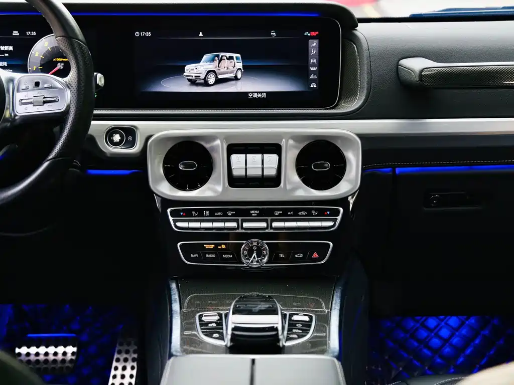 Mercedes-Benz G-Class — миниатюра 13