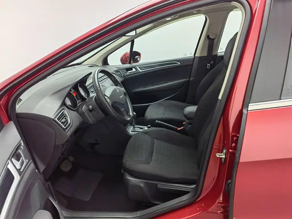 Peugeot 308 — миниатюра 10