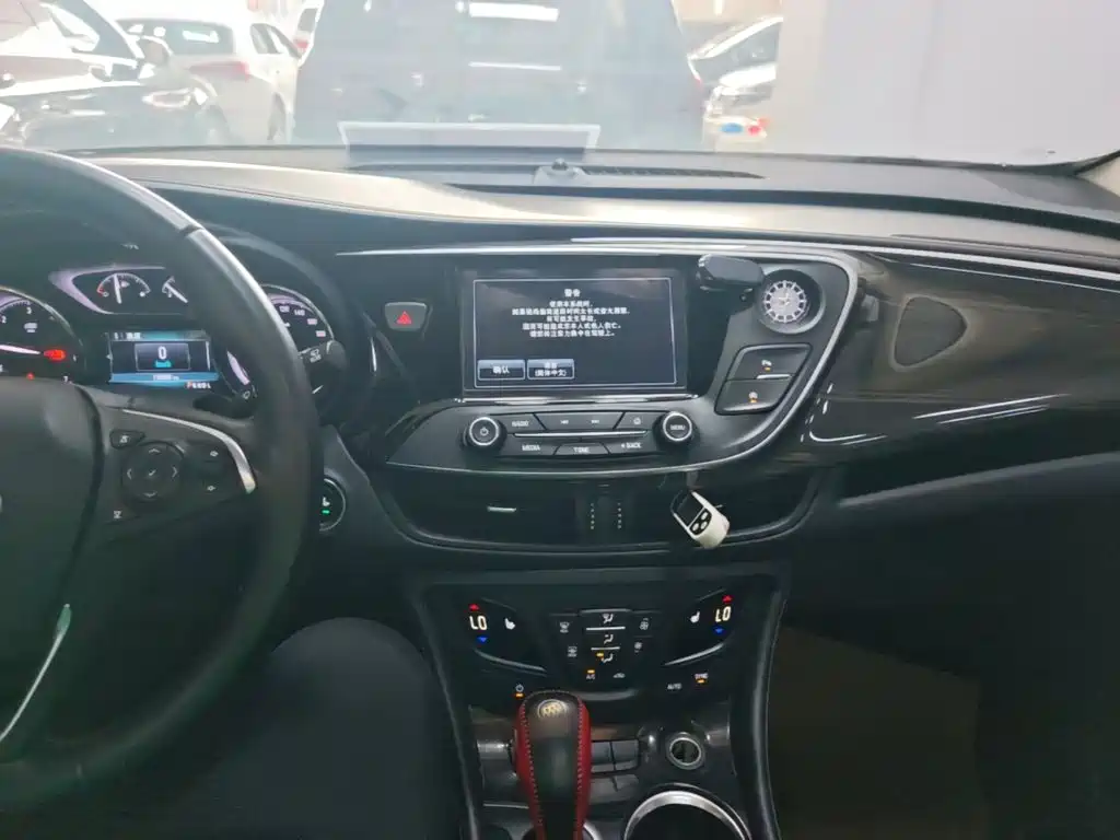 Buick Envision Plus — миниатюра 10