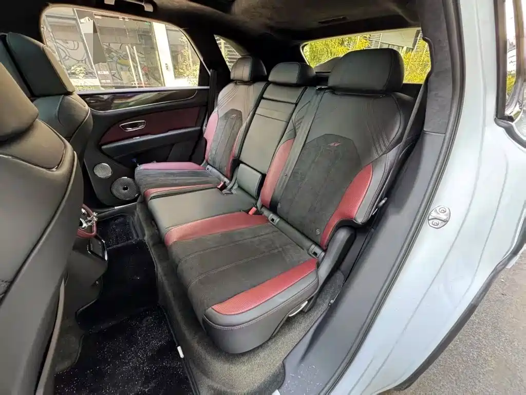 Bentley Bentayga — миниатюра 4