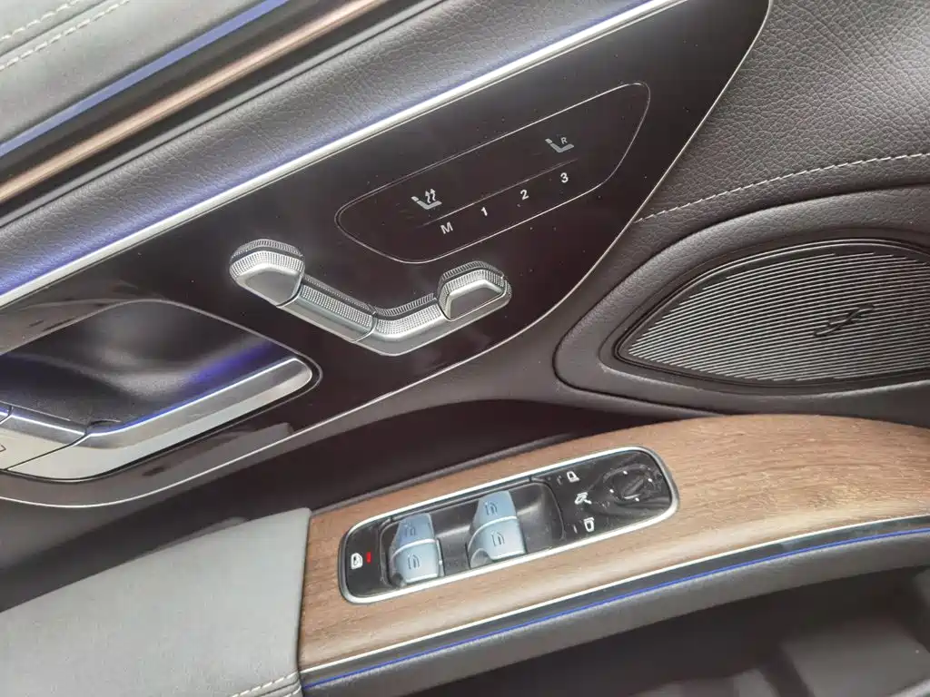 Mercedes-Benz EQS — миниатюра 23