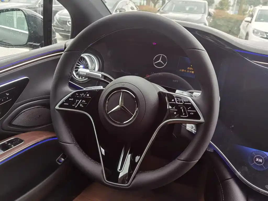 Mercedes-Benz EQS — миниатюра 11