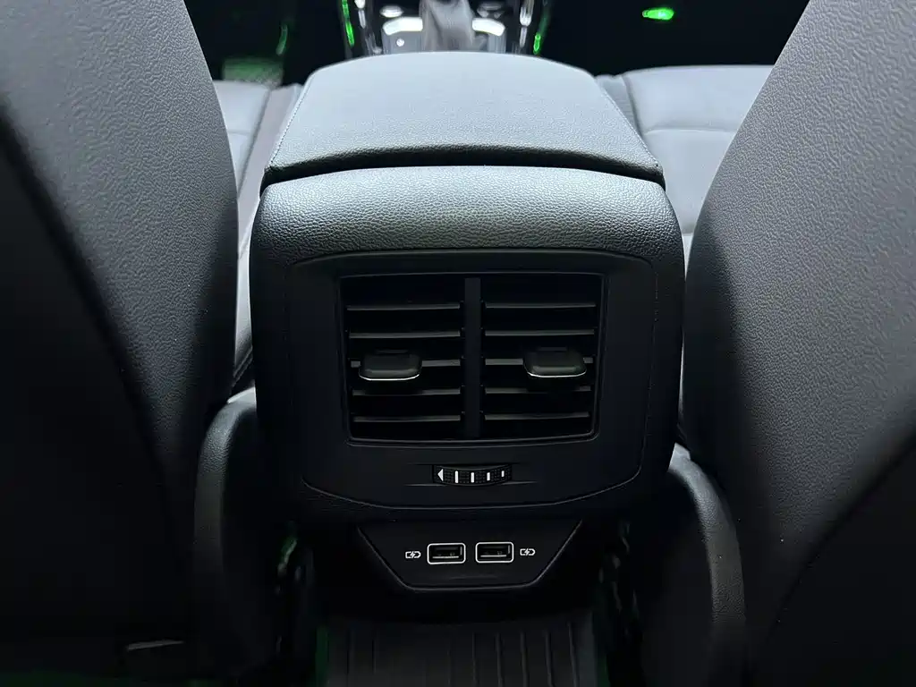 VOLKSWAGEN T ROC EXPLORING SONGS