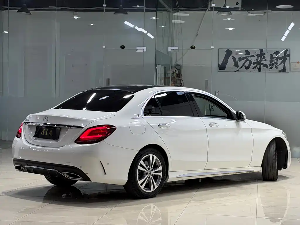 Mercedes-Benz C-Class — миниатюра 7