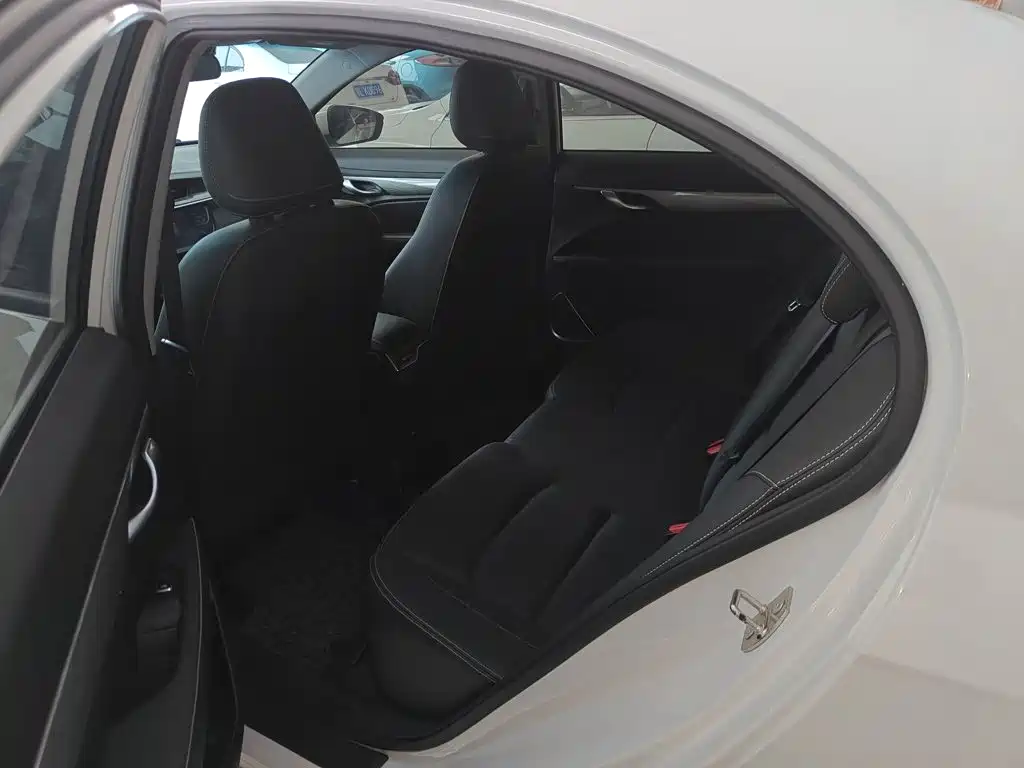 Geely Emgrand — миниатюра 13