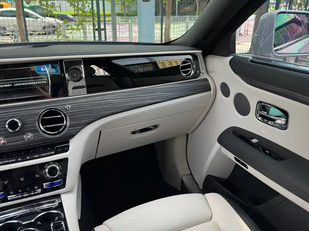 Rolls-Royce Ghost — миниатюра 28