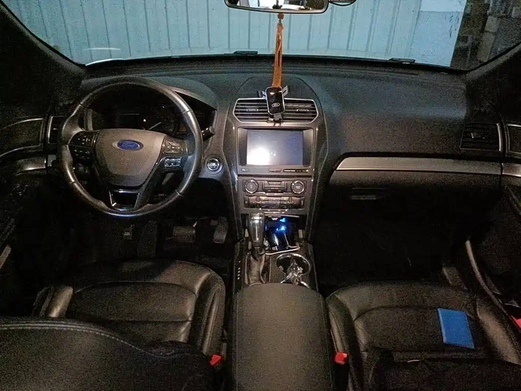 Ford Explorer (Import) — миниатюра 13