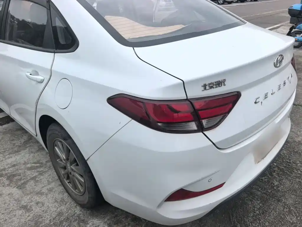 Hyundai Elantra — миниатюра 5