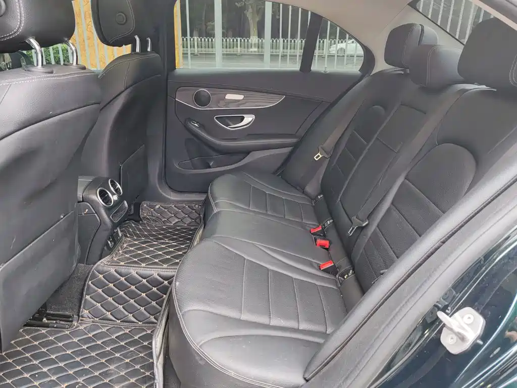 Mercedes-Benz C-Class — миниатюра 15