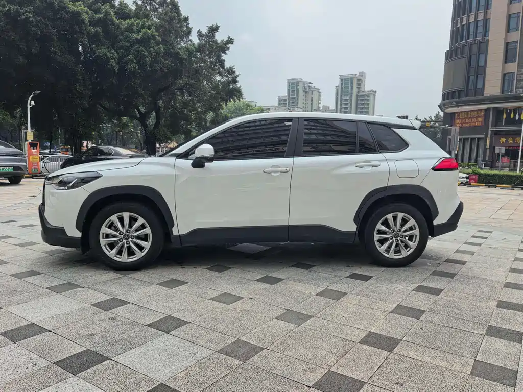 Toyota Corolla Cross — миниатюра 4