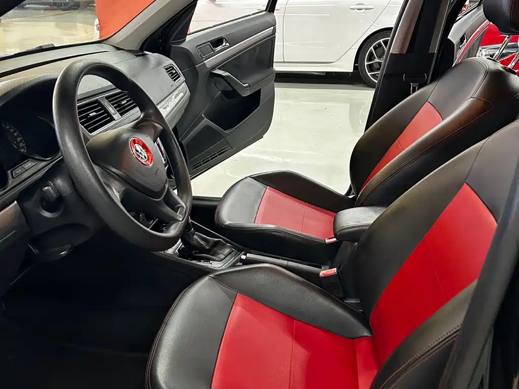 Volkswagen Lavida — миниатюра 5