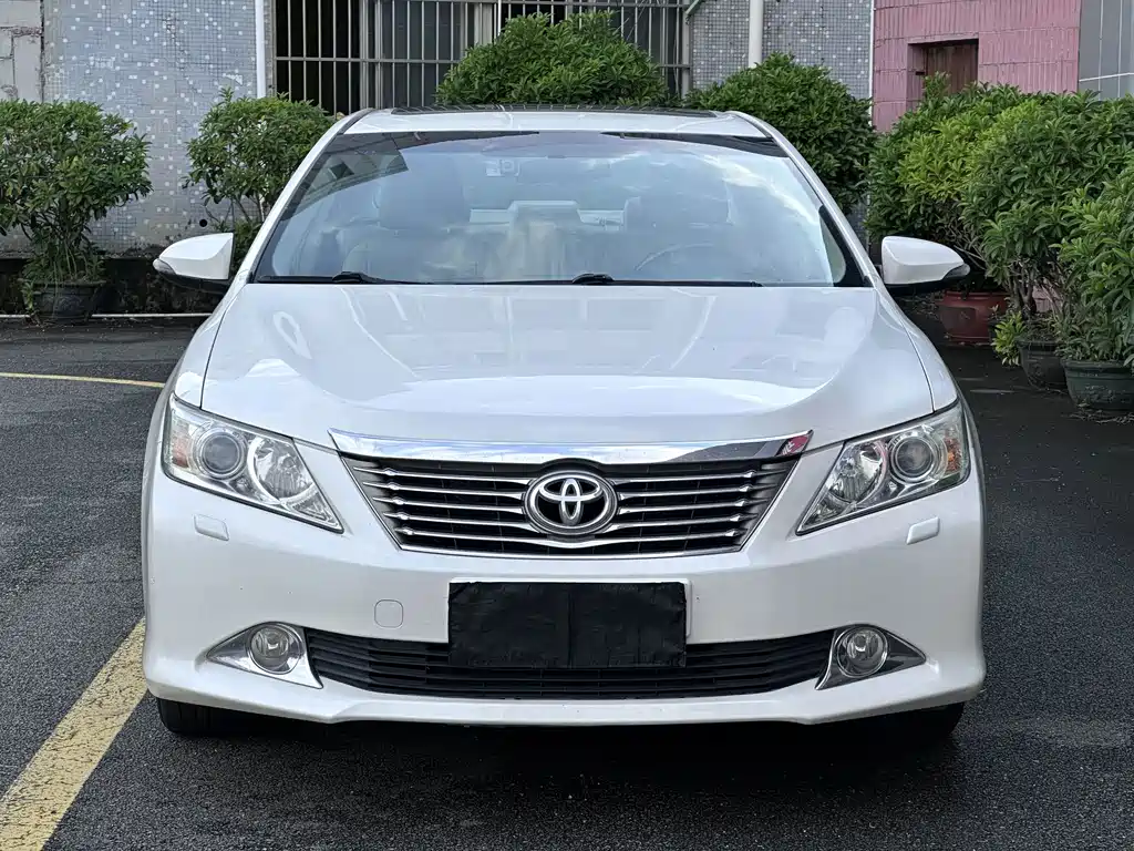 Toyota Camry — миниатюра 2
