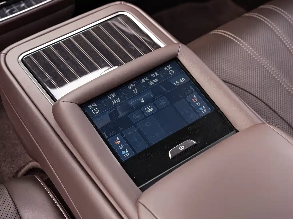 Lexus LS — миниатюра 18