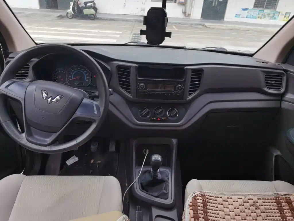 Wuling Hongguang V — миниатюра 10