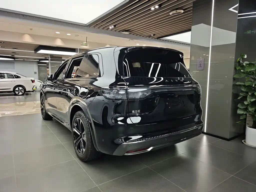 AITO AITO M8 — миниатюра 6
