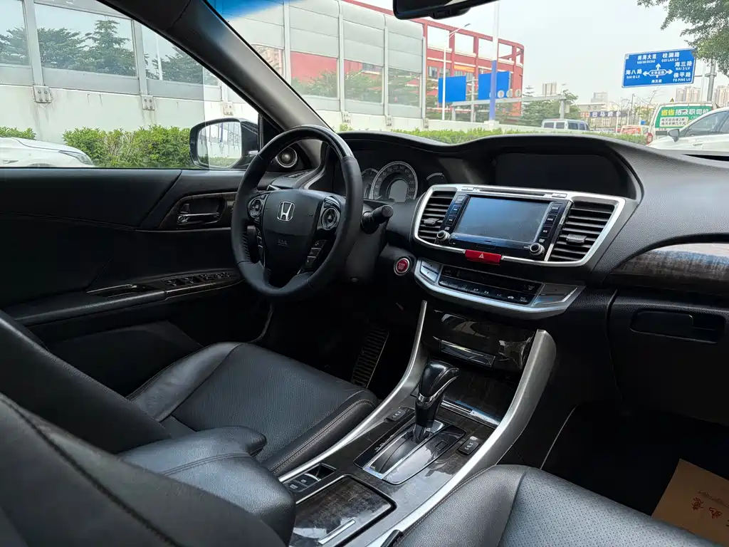 Honda Accord — миниатюра 6