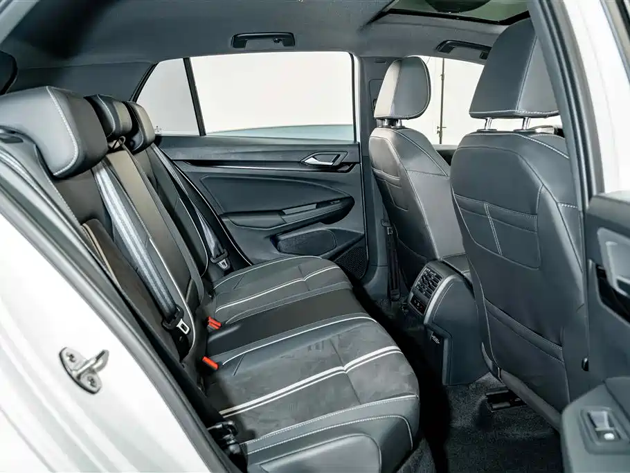 Volkswagen Golf — миниатюра 20