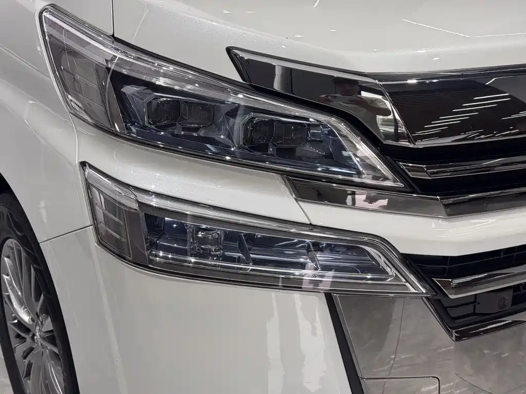 Toyota Vellfire 2021 2.5L HV Luxury