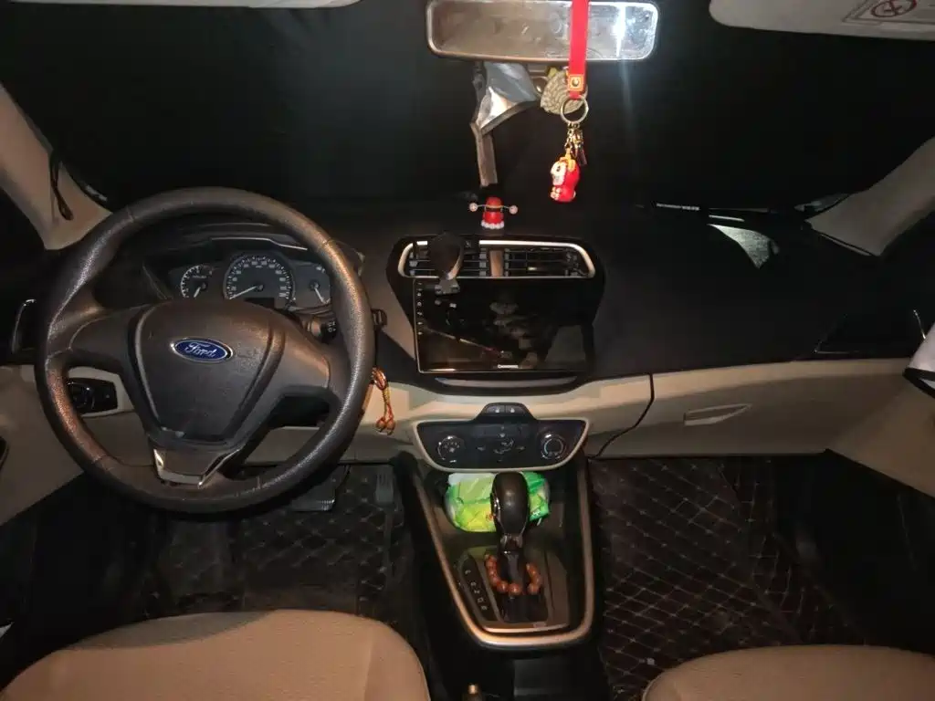 Ford Escort — миниатюра 13