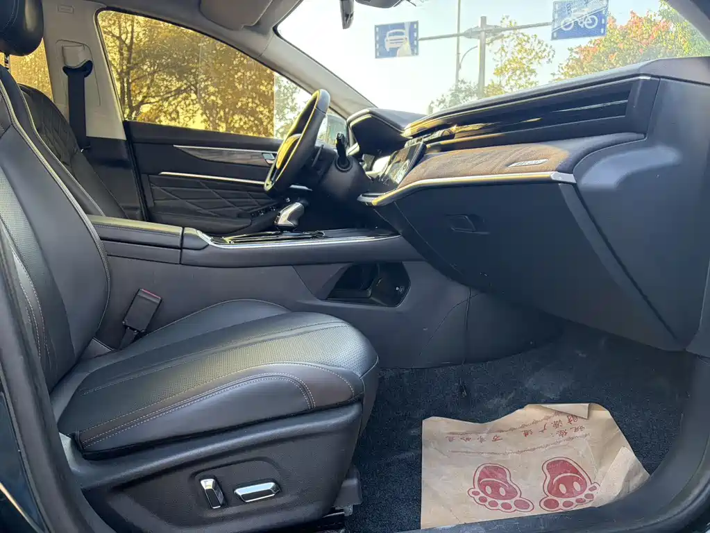 DONGFENG YI HYUN MAX