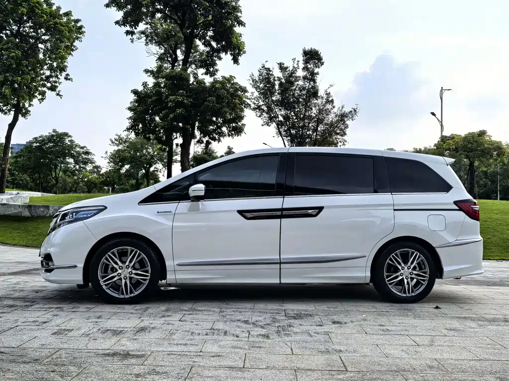 Honda Elysion — миниатюра 3