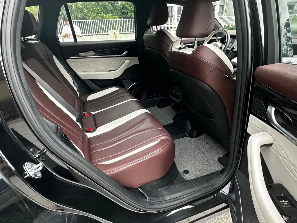 Geely Xingyue L — миниатюра 11