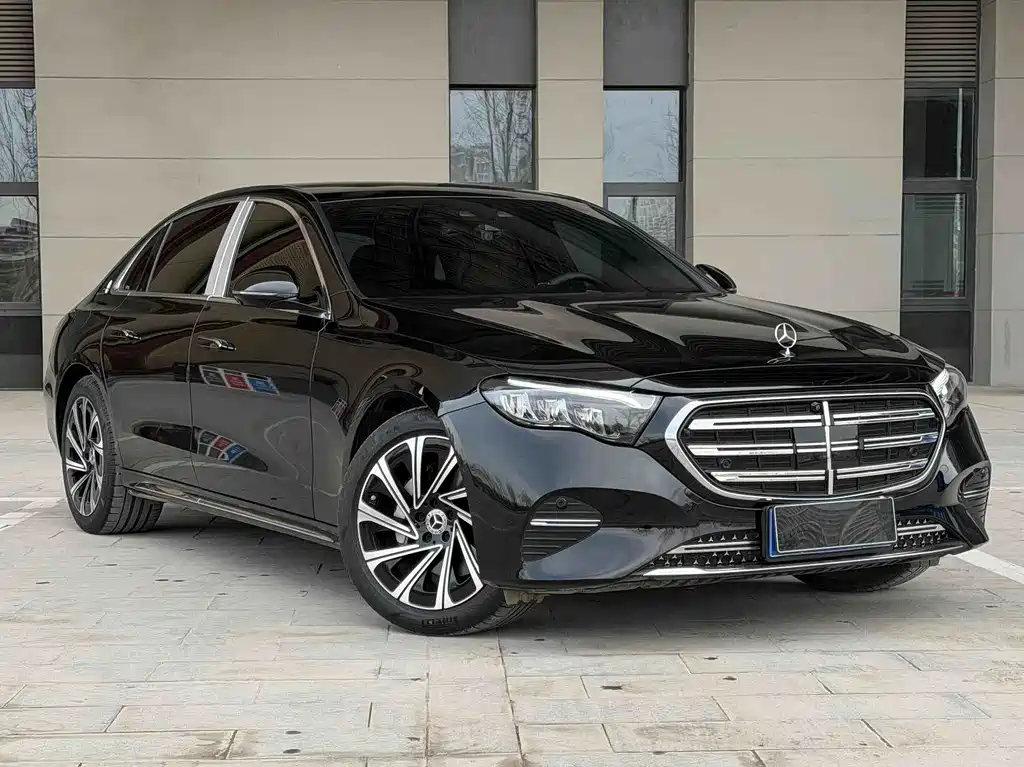 Mercedes-Benz E-Class — миниатюра 3