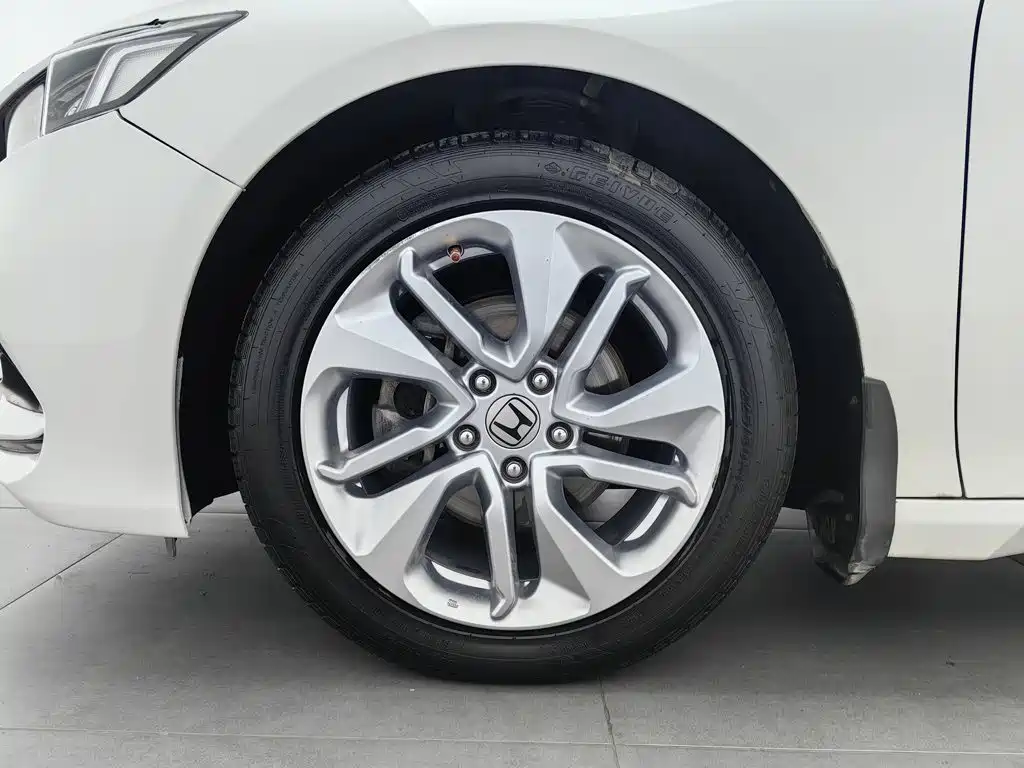 Honda Accord — миниатюра 17