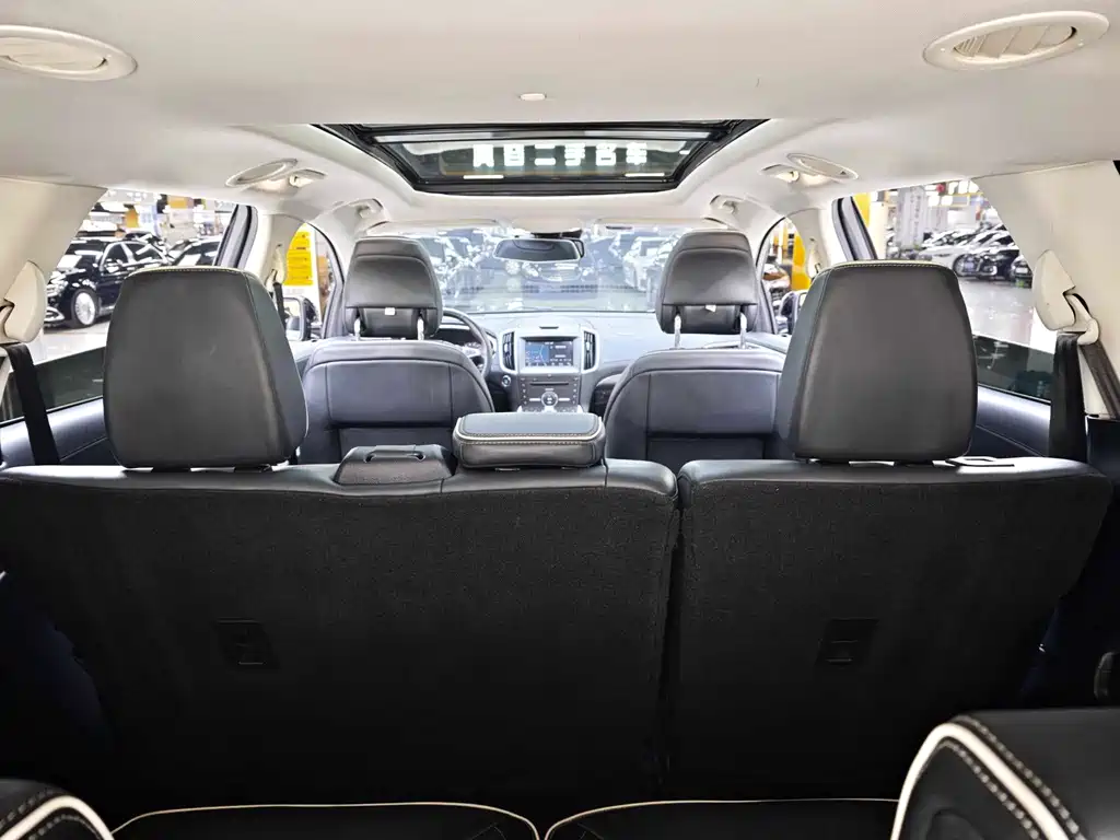 Ford Edge — миниатюра 18