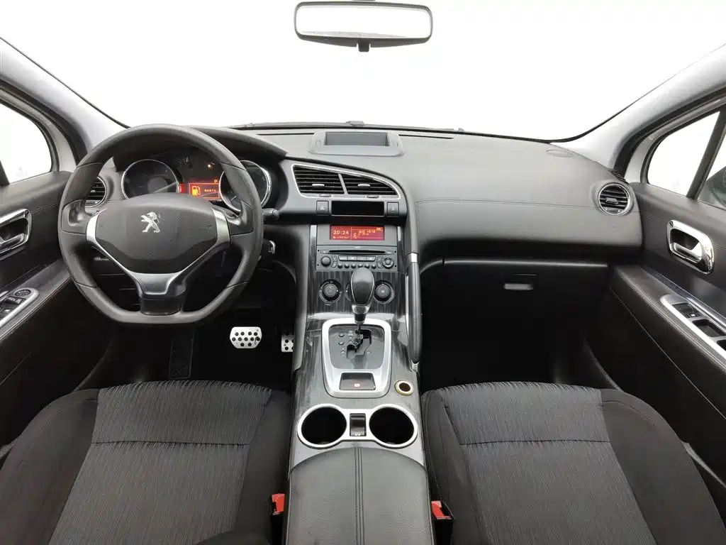 Peugeot 3008 2015 2.0L AT