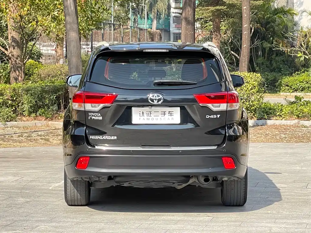 TOYOTA HIGHLANDER