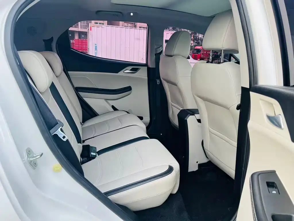 BYD Yuan Pro — миниатюра 8