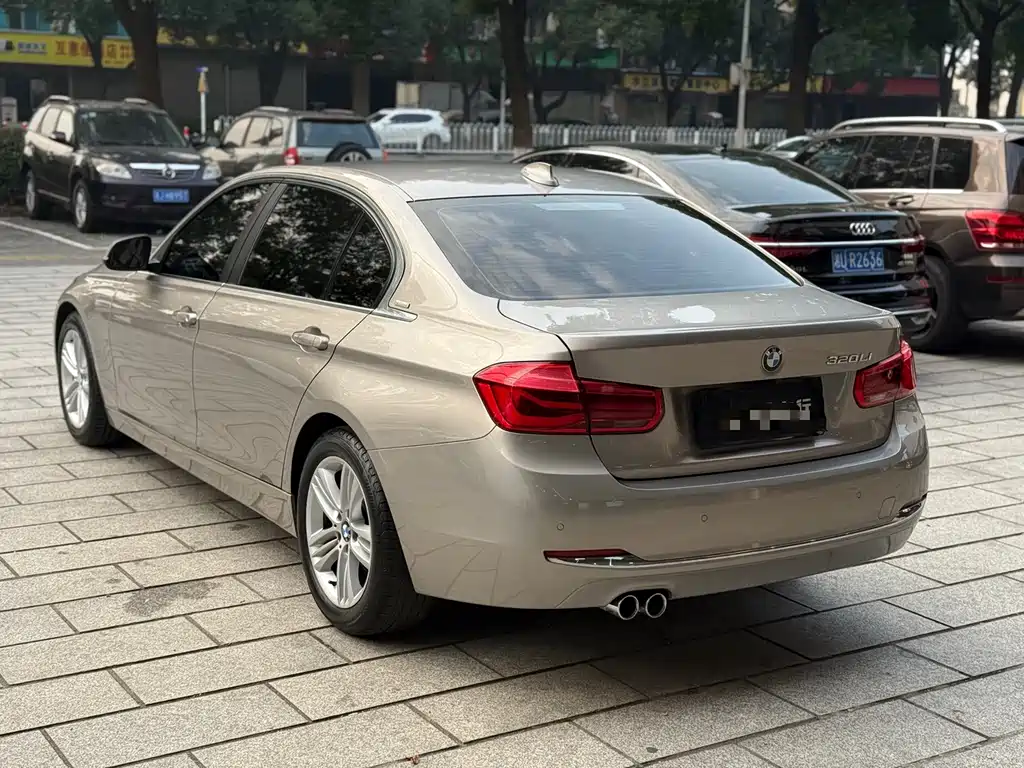 BMW 3 SERIES