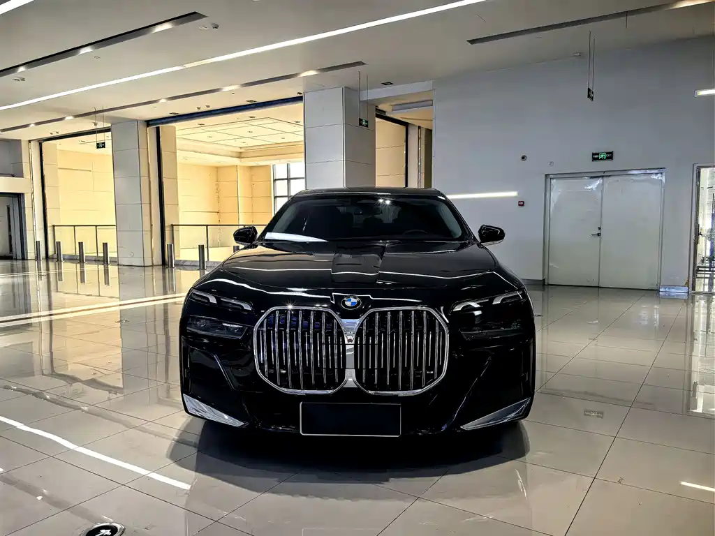 BMW 7 Series 7 2023 735Li M Sport