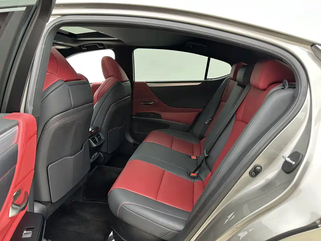 Lexus ES — миниатюра 9