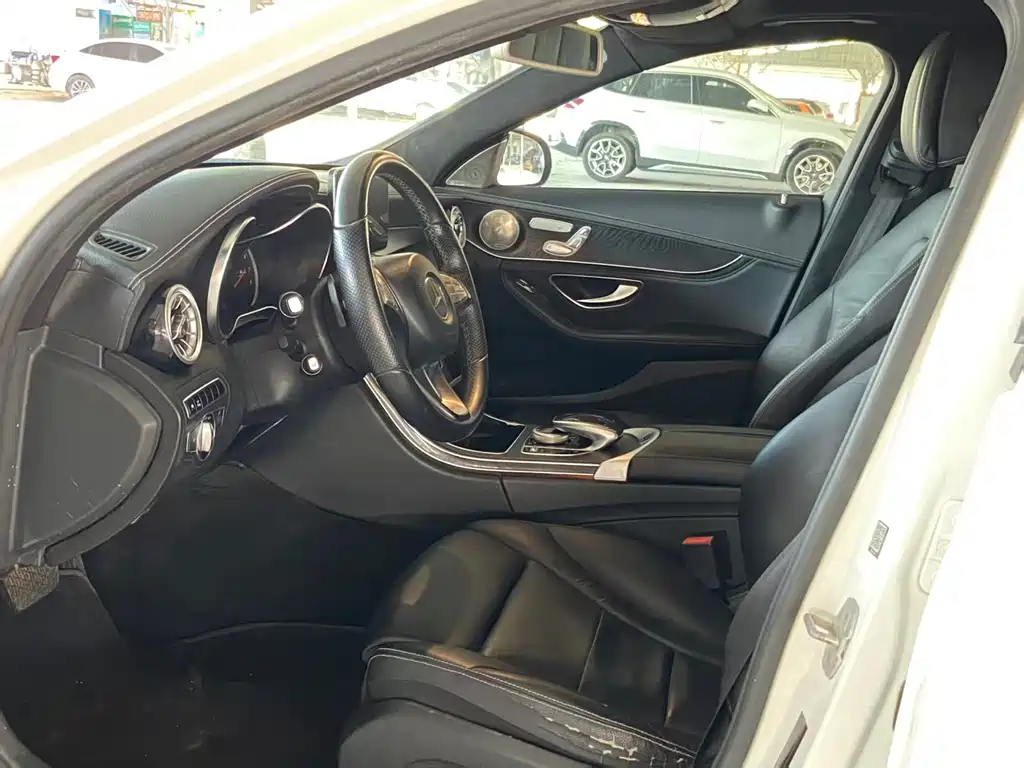 Mercedes-Benz C-Class — миниатюра 6