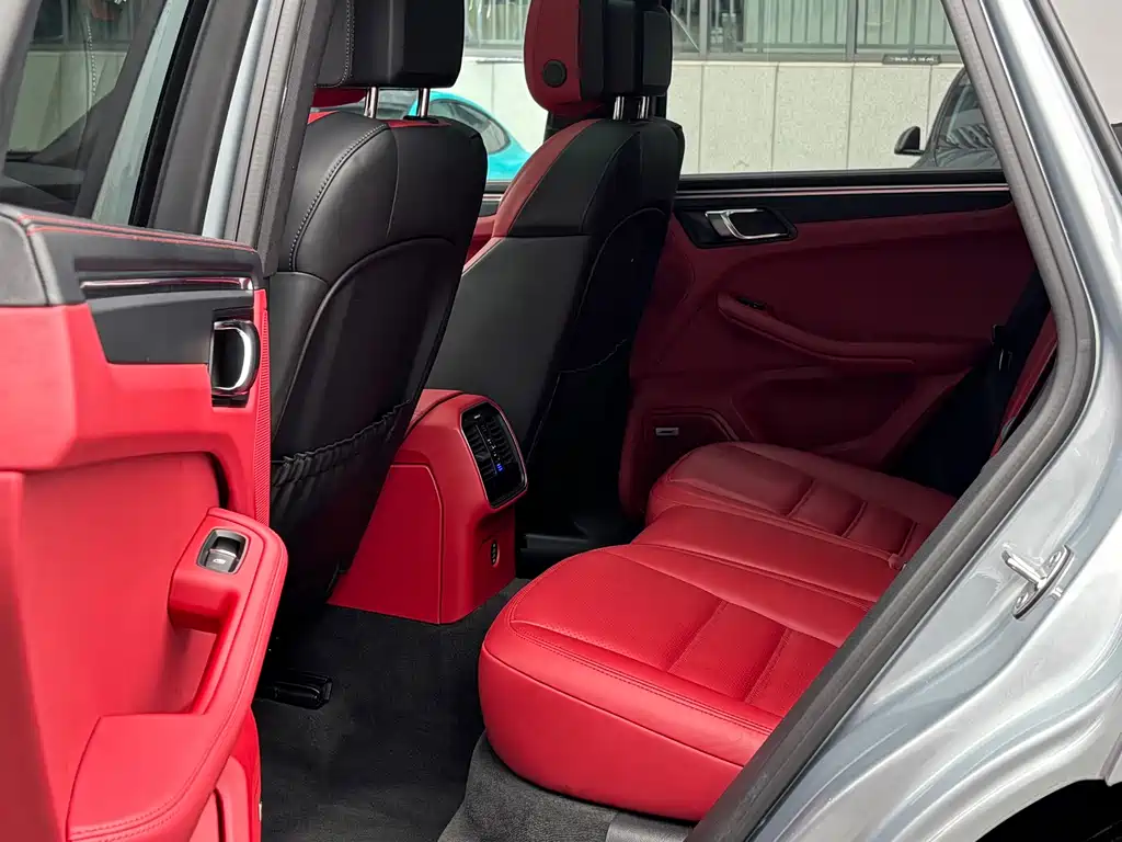 Porsche Macan — миниатюра 10