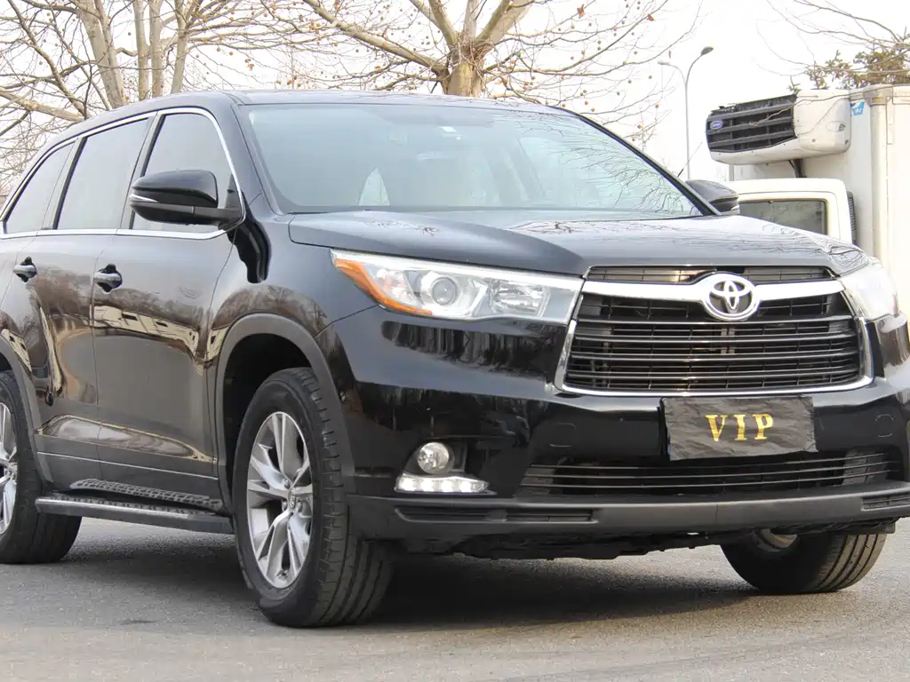 TOYOTA HIGHLANDER
