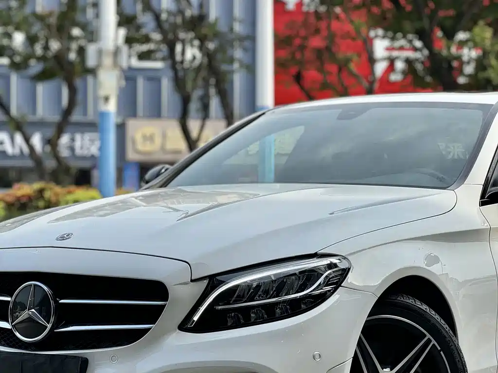 Mercedes-Benz C-Class — миниатюра 11