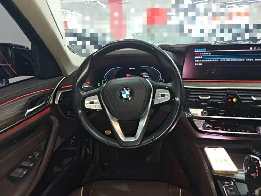 BMW 5 Series New Energy — миниатюра 11