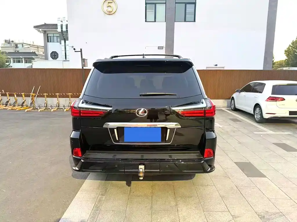 Lexus LX — миниатюра 2