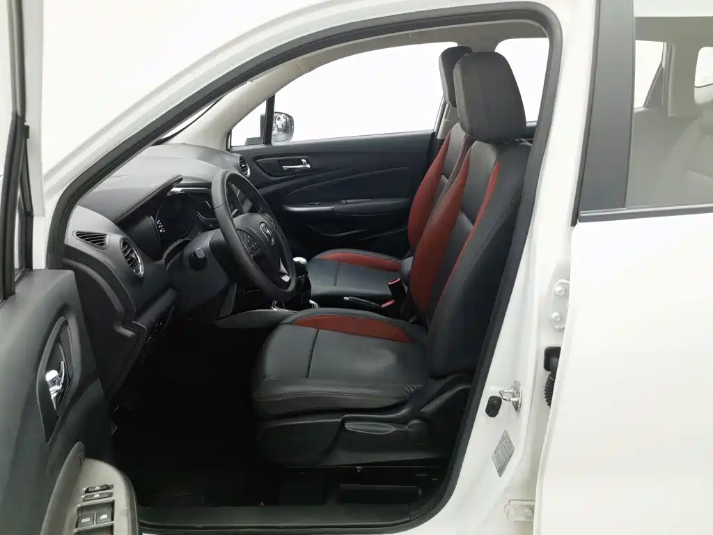 Changan CS15 — миниатюра 10