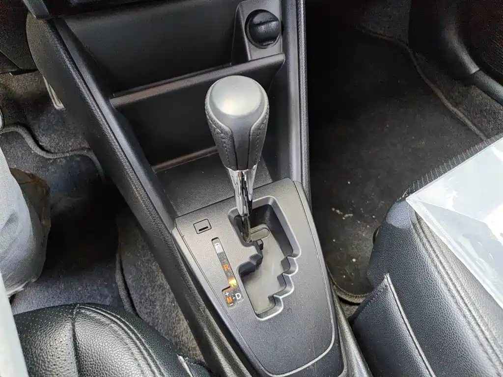Toyota Yaris L — миниатюра 7