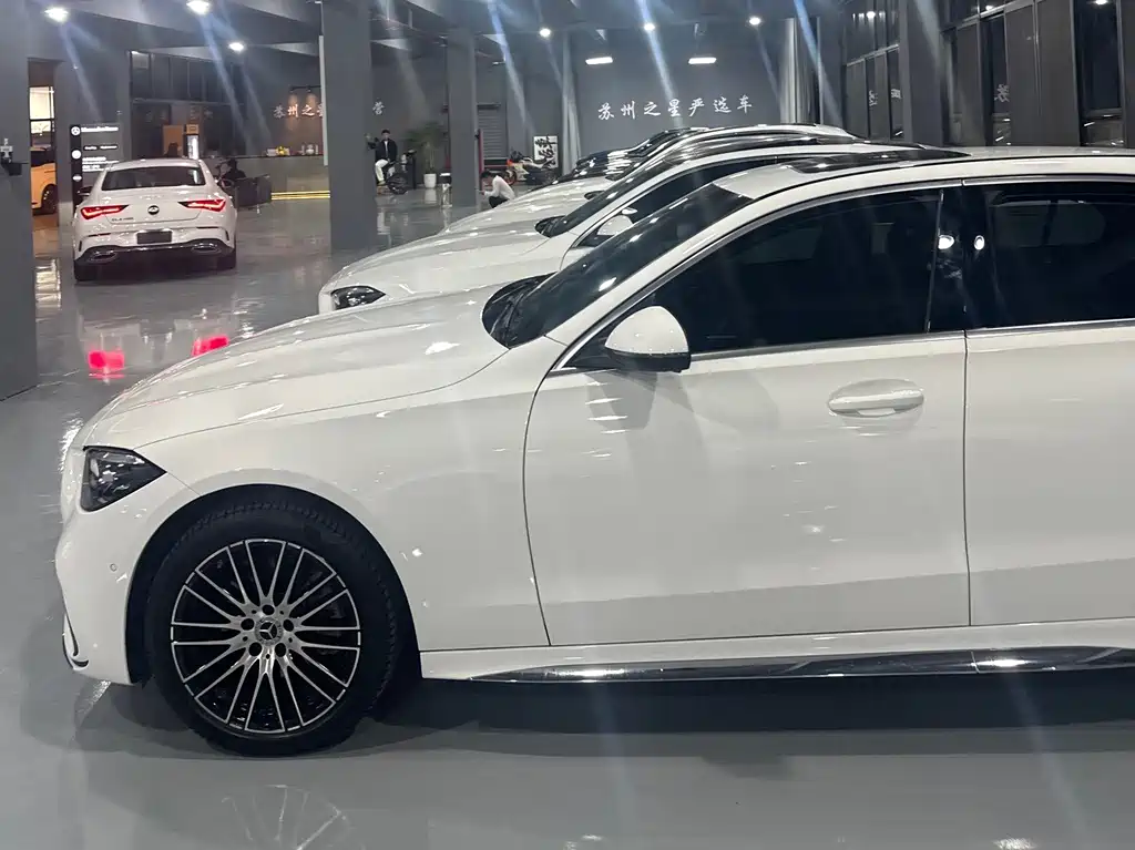 Mercedes-Benz C-Class — миниатюра 3