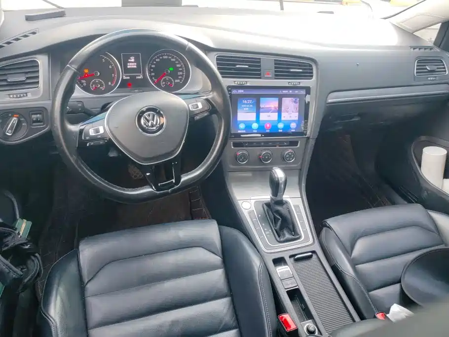 Volkswagen Golf — миниатюра 12